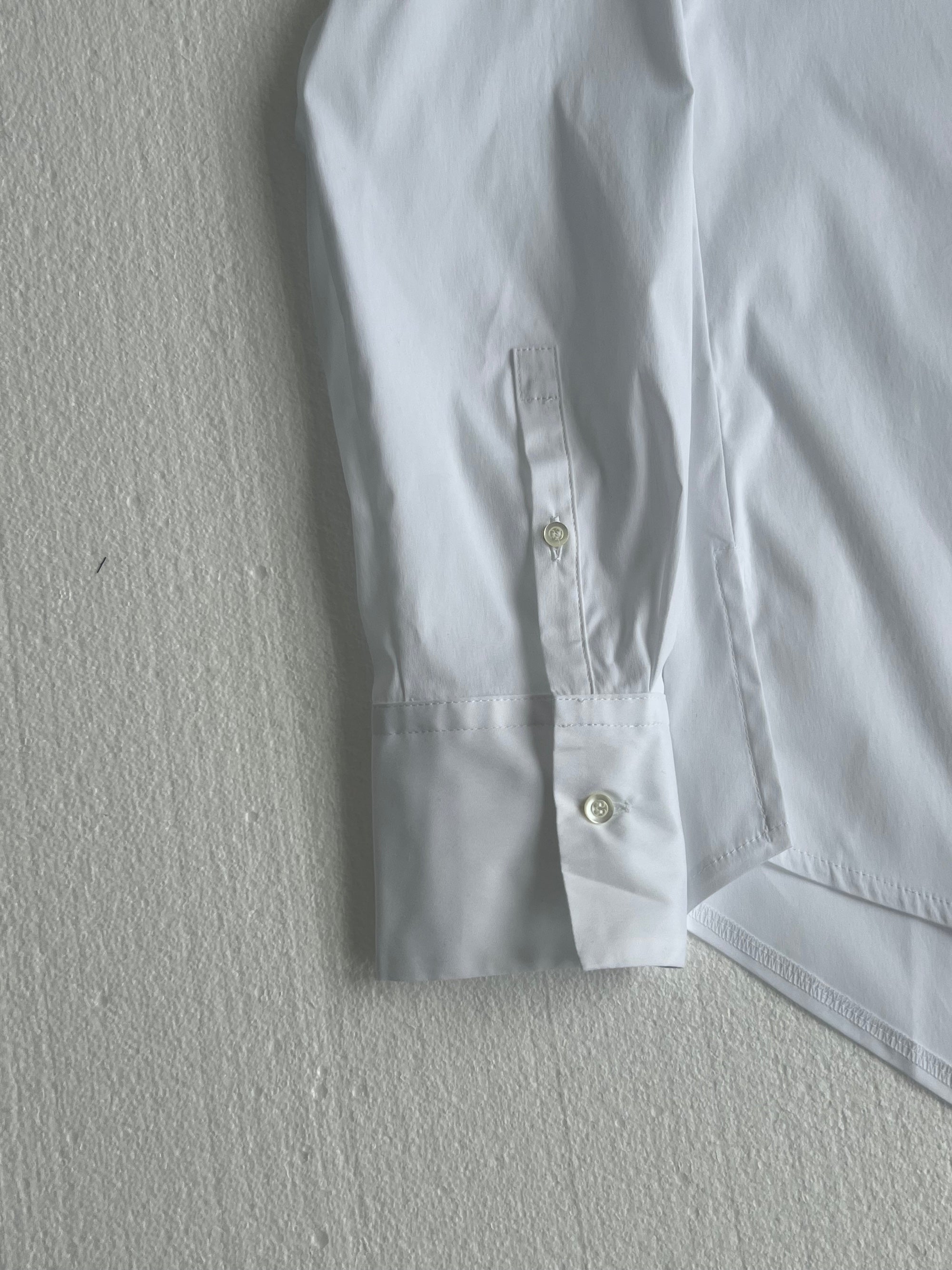 White cotton shirt details