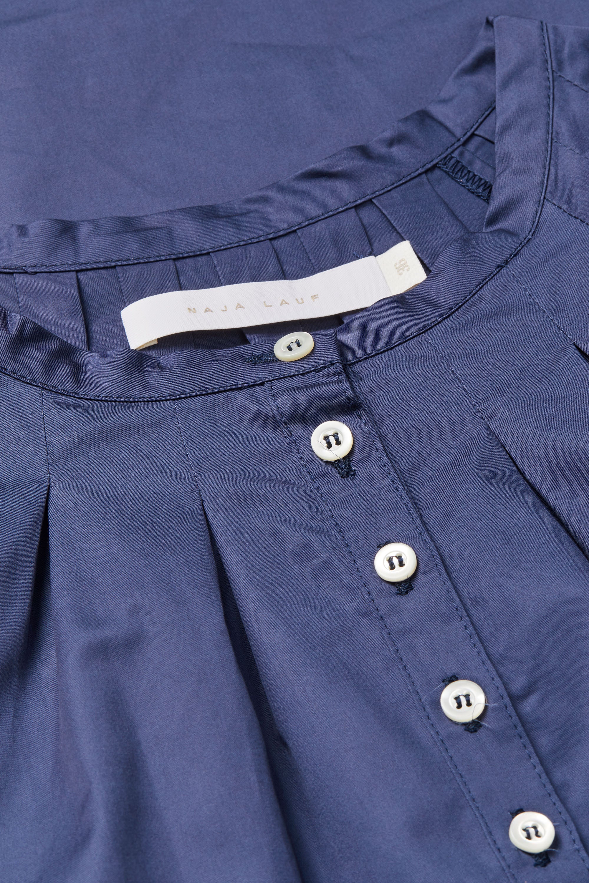 Naja Lauf Shirt dress details