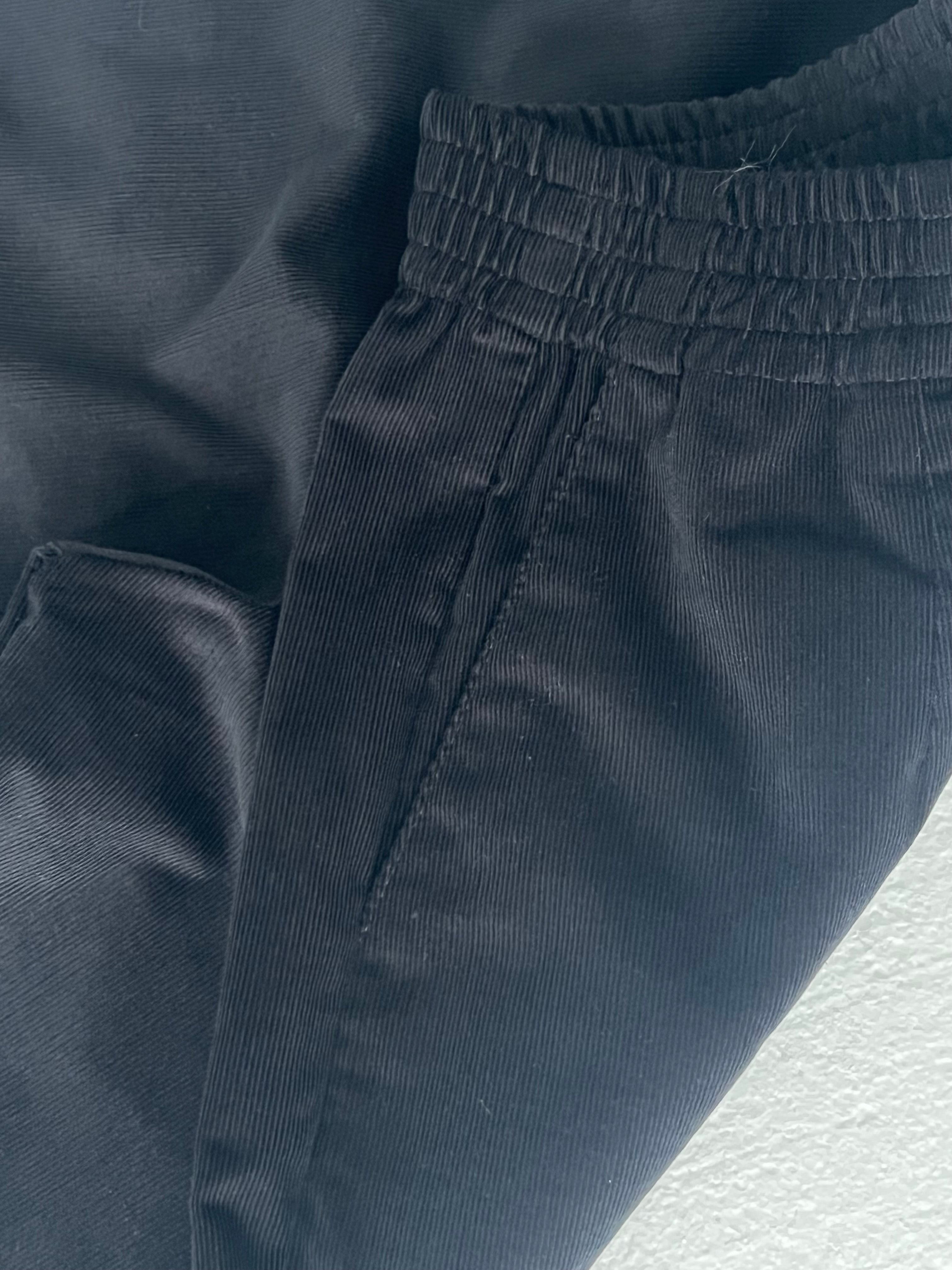 elastic details on pants