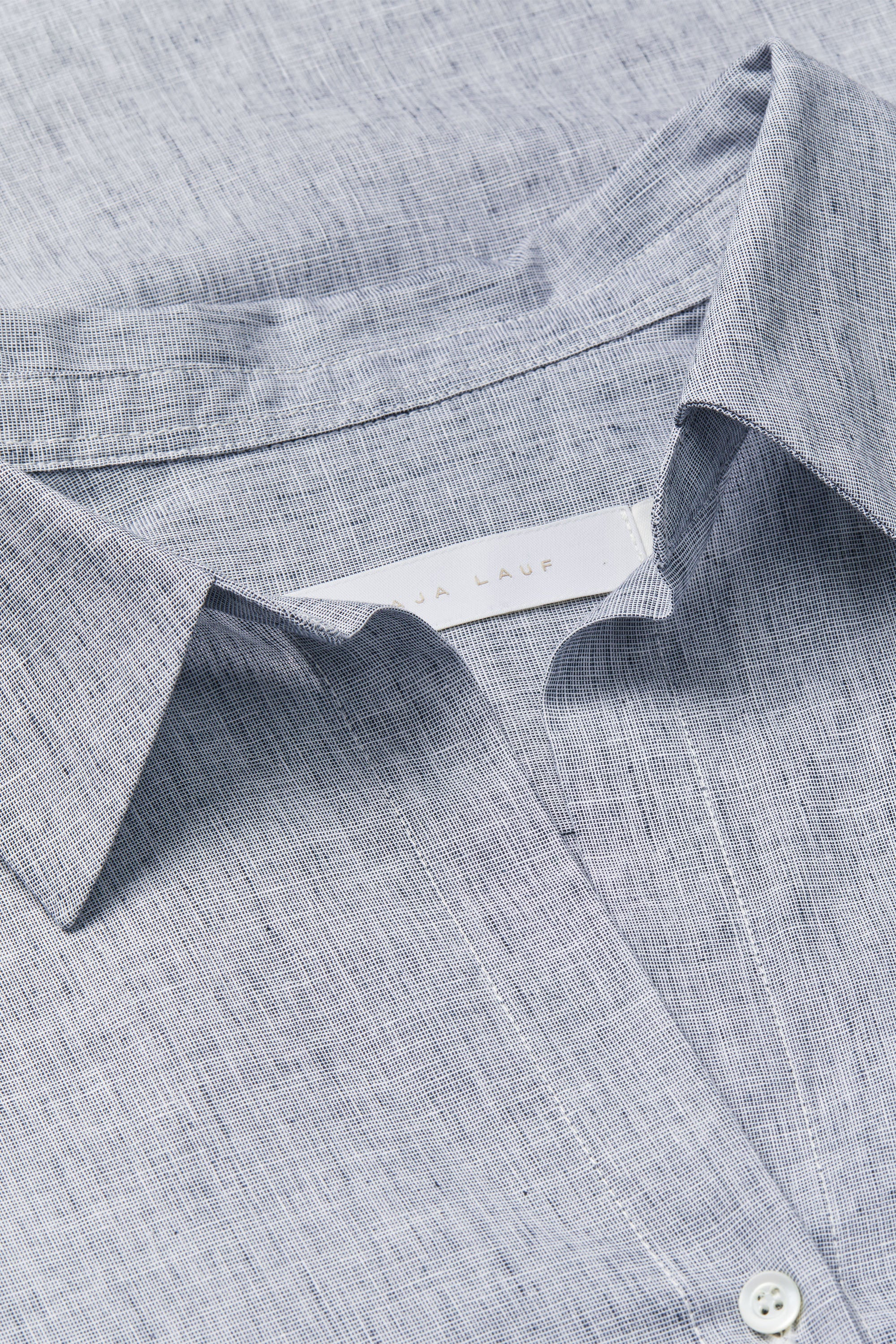 Naja Lauf shirt. collar details