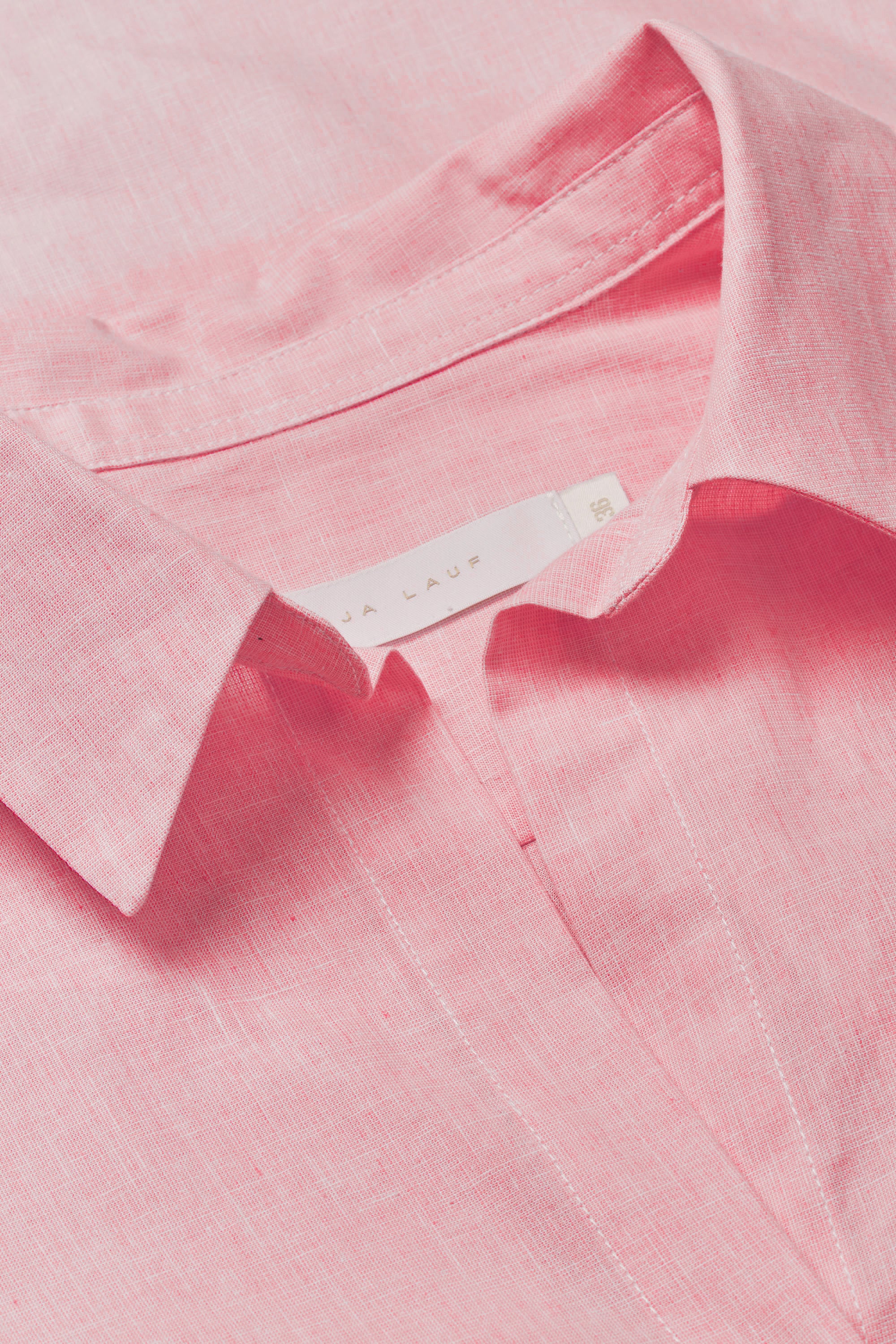 Pink linen shirt, collar details