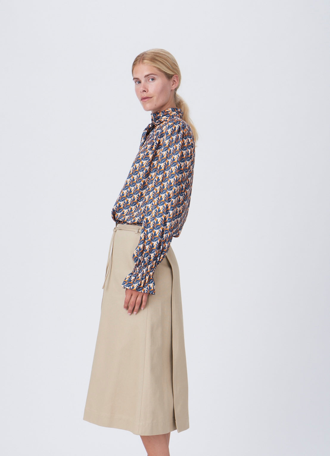 Cotton twill wrap skirt with pockets